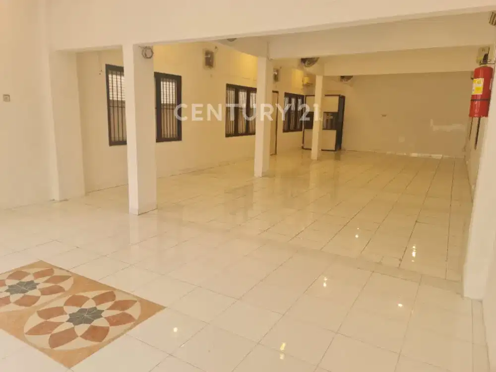 RUANG USAHA 1 LT MAINROAD SLIPI, JAKARTA BARAT