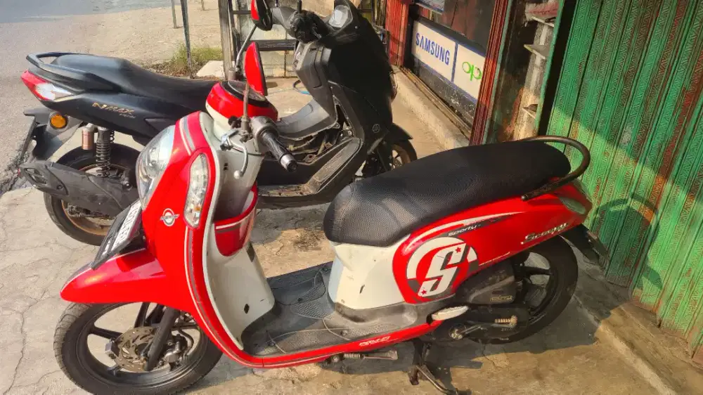 Honda scoopy 2016