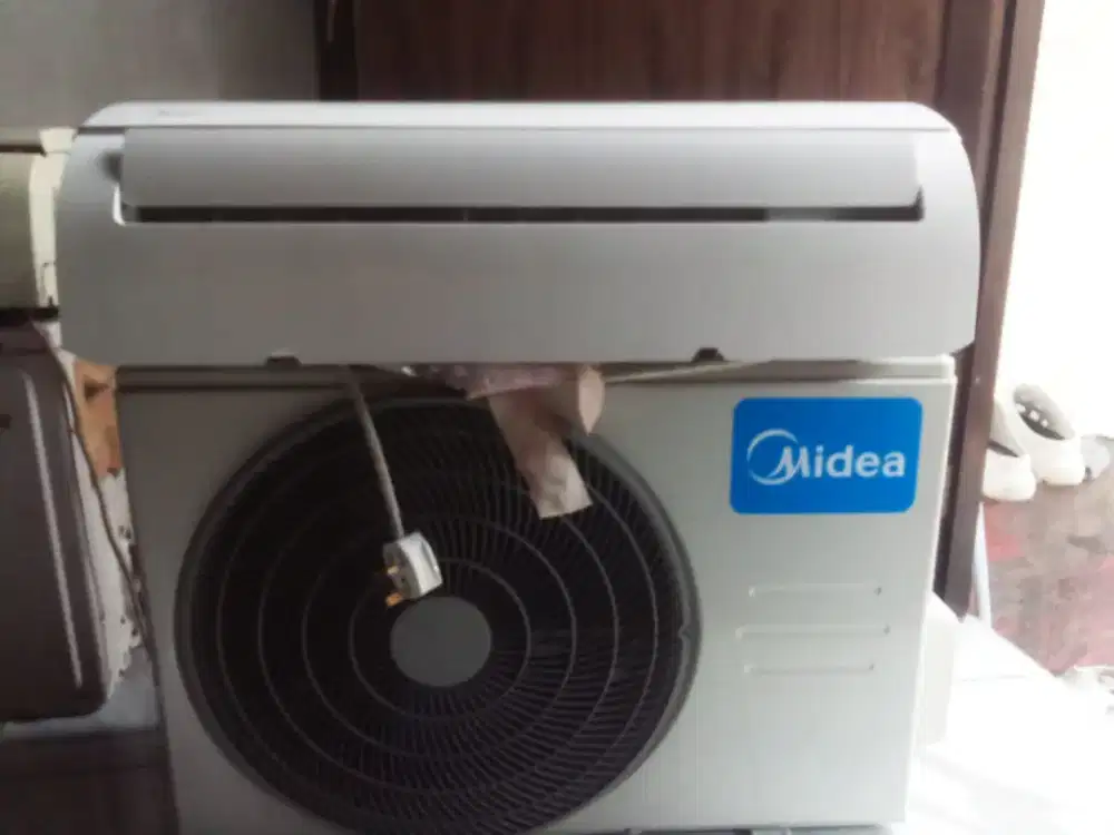 jual plus pasang AC midea setengah Pk