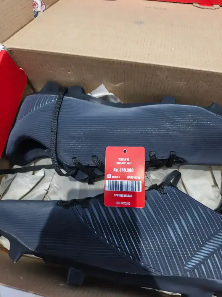 JUAL SEPATU UKURAN 43 DENGAN HARGA 350/300RB