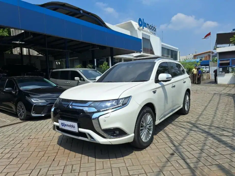 DISKON BESAR Mitsubishi Outlander PHEV 2019 SEE