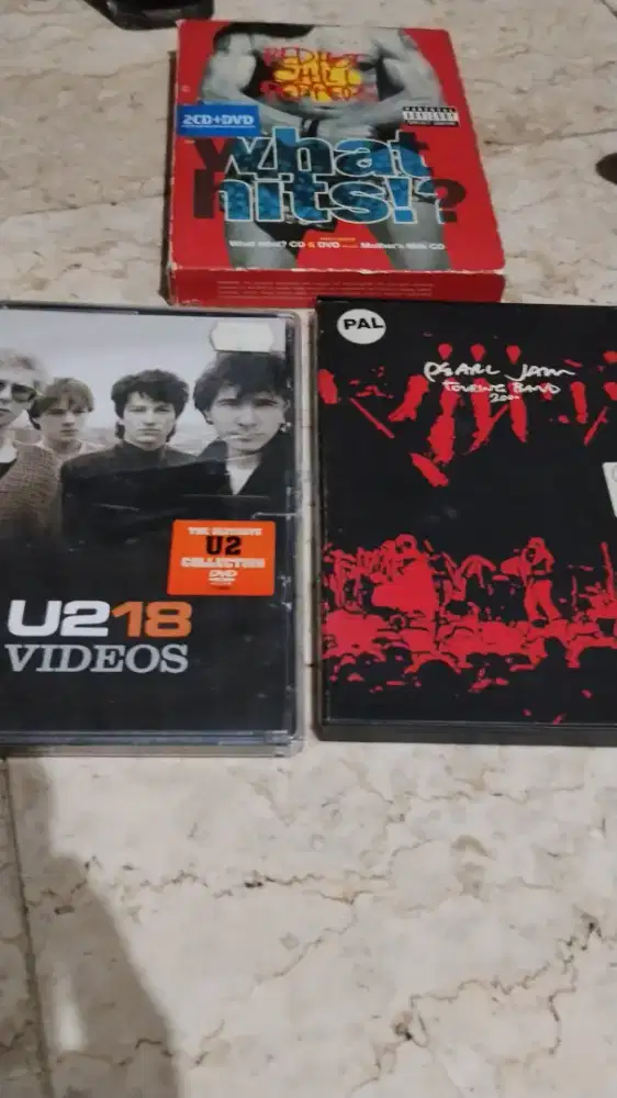 Di jual Cd + DVD music bekas original kondisi masih bagus