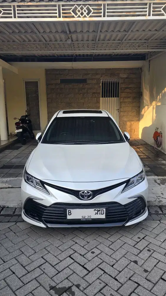 Camry Putih Mutiara