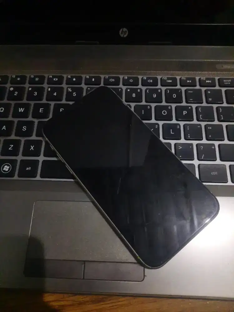 iPhone 11 64GB batangan minus matot