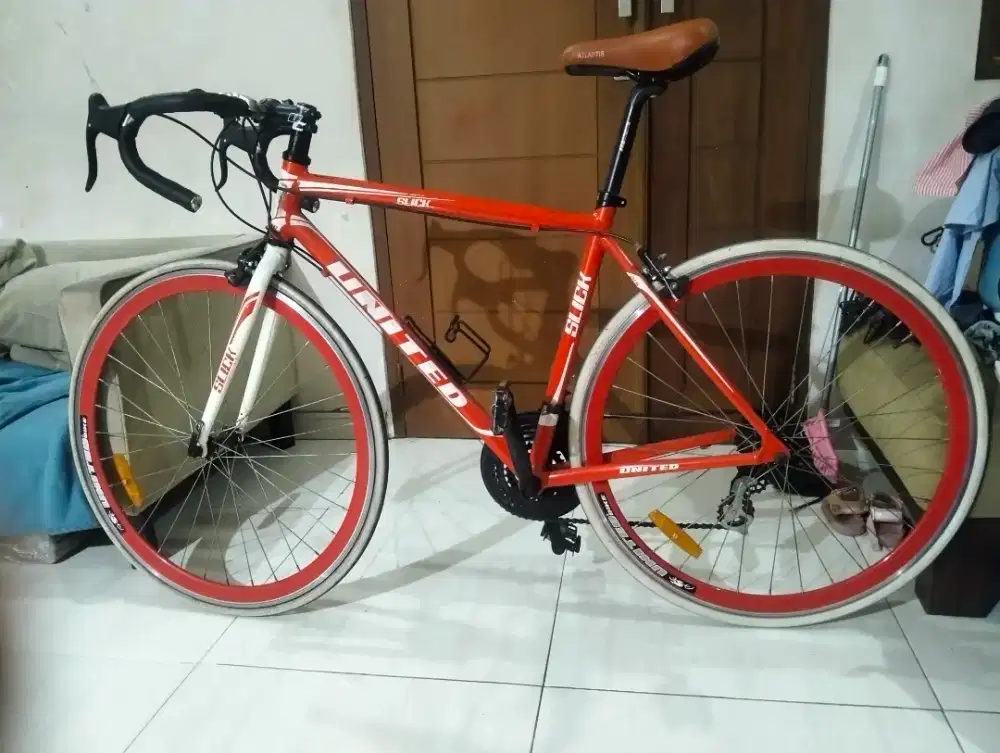 Sepeda united slick/road bike united