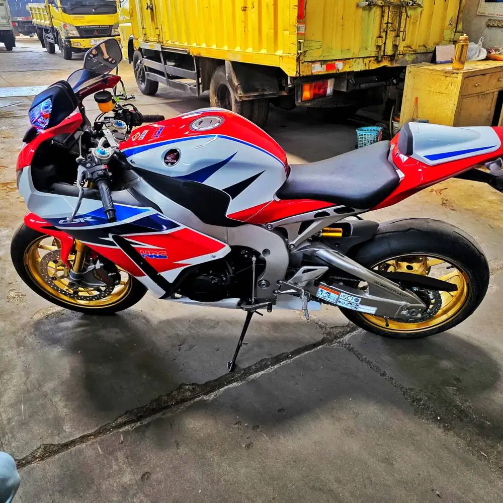 Honda CBR 1000SP (1000 cc) Fireblade SC59 Brand new