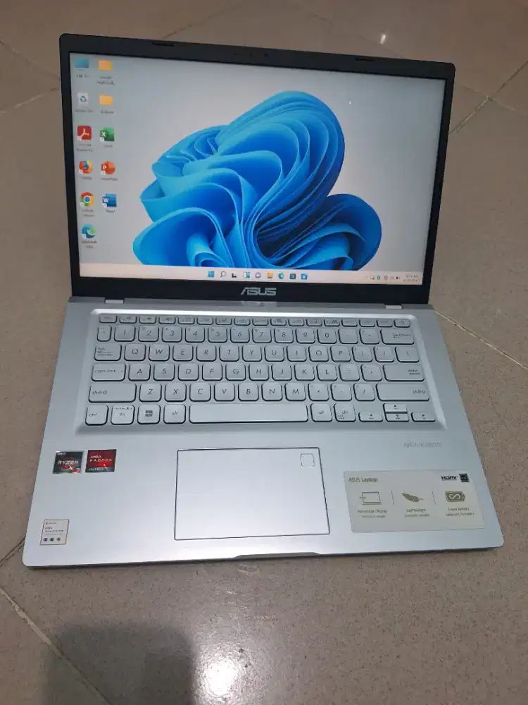 Bismillah di jual laptop asus vivobook slim ryzen3 ram8gb ssd 512gb