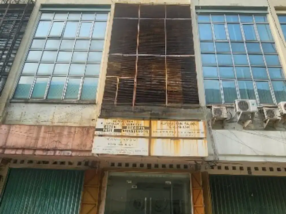 Ruko 4,5 lantai siap pakai di pangeran jayakarta