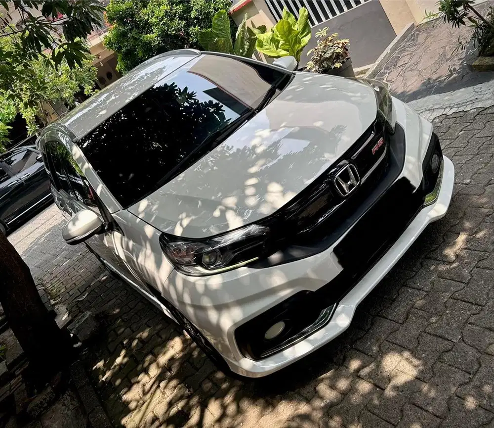 Honda Mobilio RS Facelift Metic Putih Warna Favorit