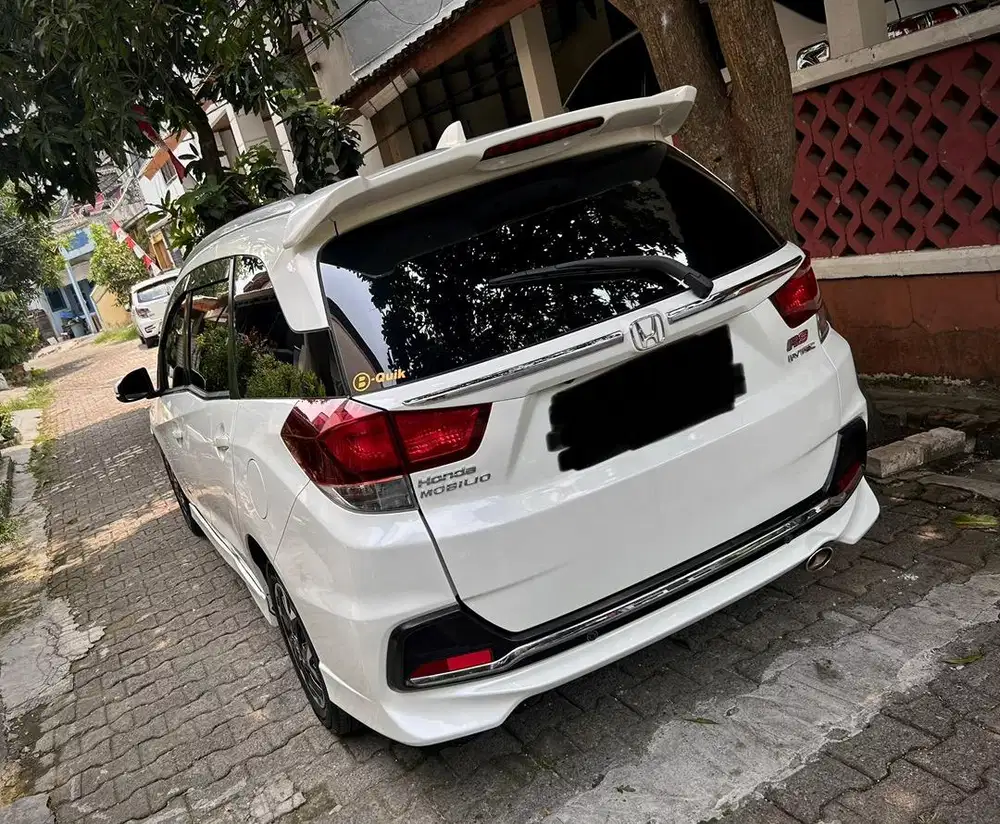 Honda Mobilio RS Facelift Metic Putih Warna Favorit