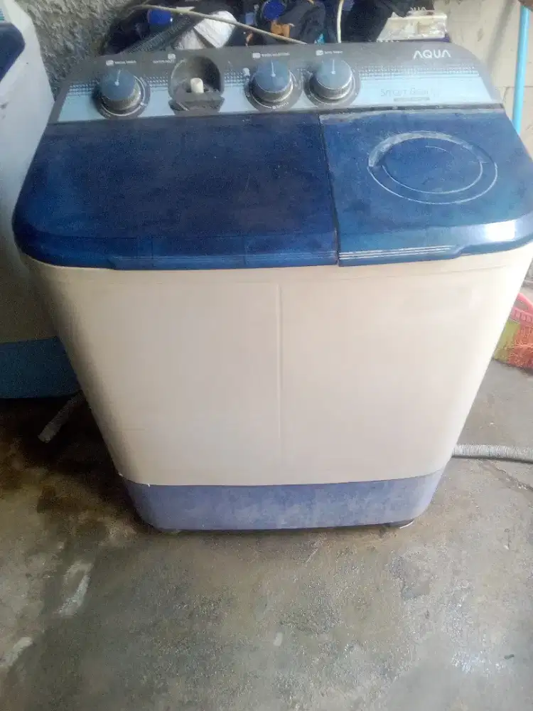 Mesin cuci Aqua
