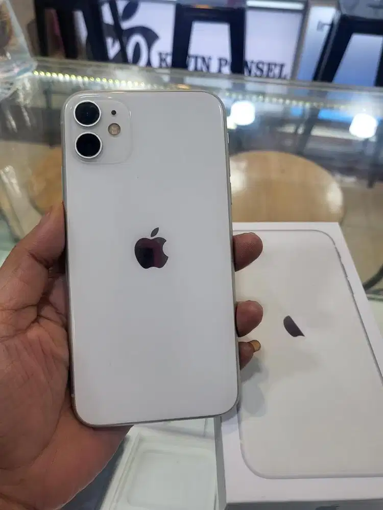 IPHONE 11 64GB ALOP WHITE MINUS NOTIF LAYAR