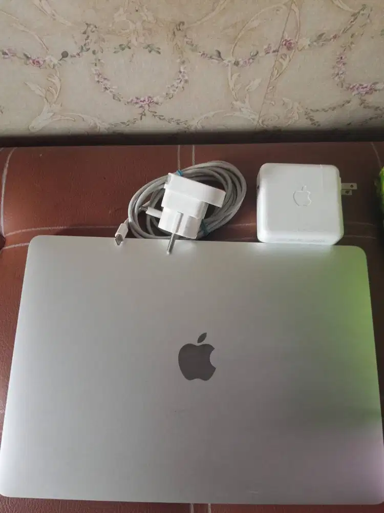 macbook pro 2018 bekas apa adanya