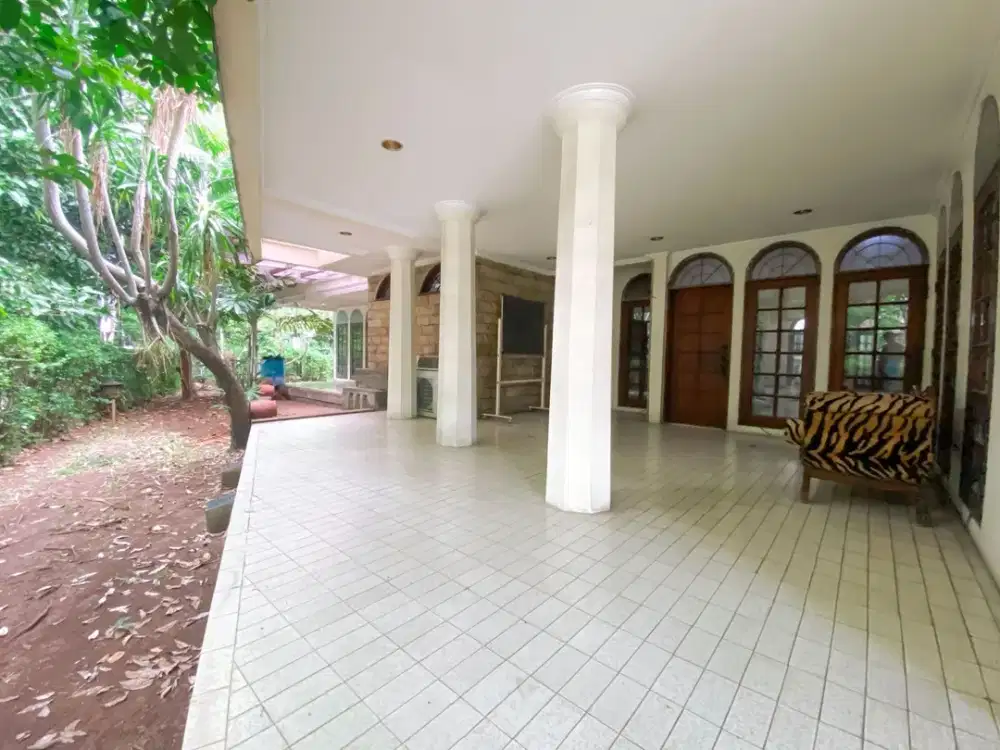 Jual rumah di area premium Mega Kuningan Jakarta