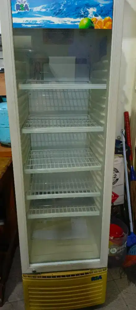 Unit showcase merk RSA ukuran 6 rak dingin bagus