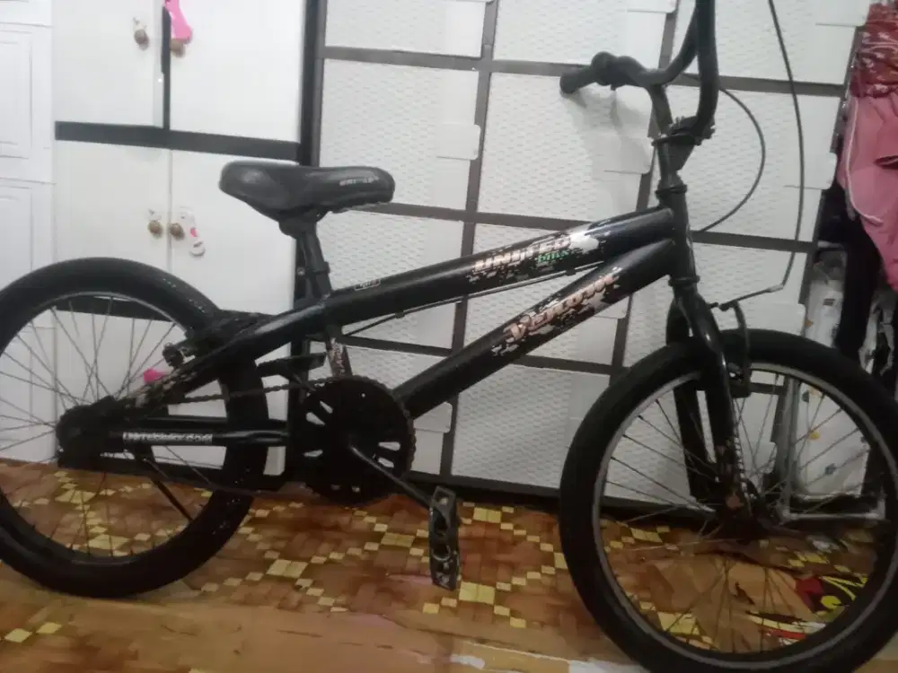Sepeda BMX united UK 20