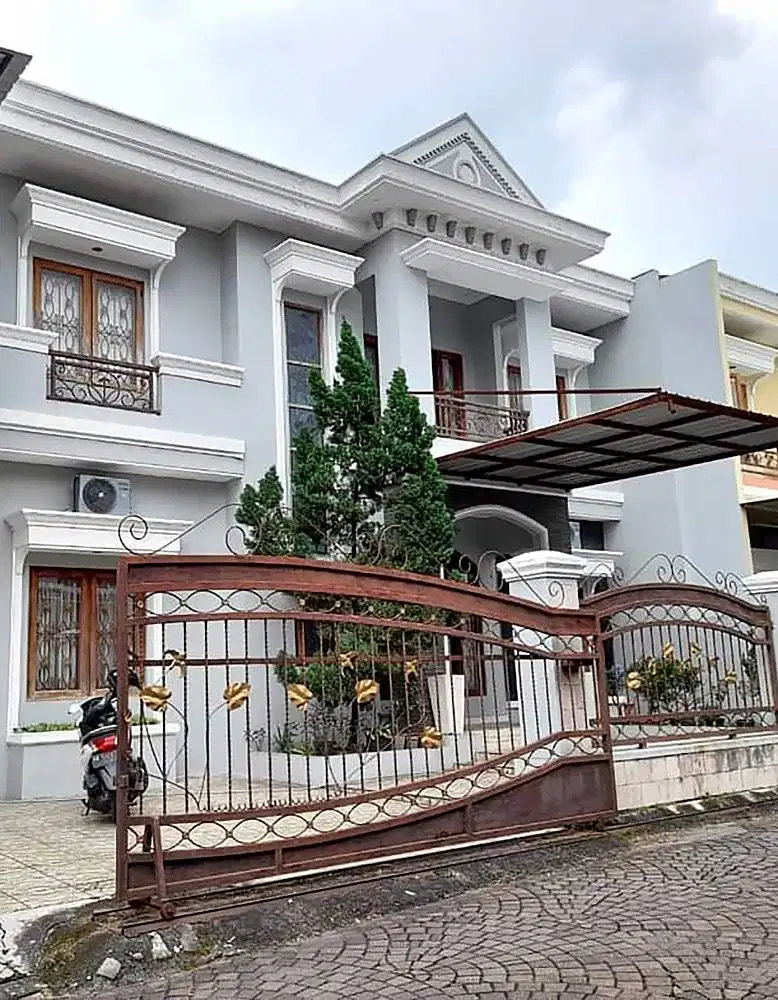 Rumah Mewah dengan Furniture dekat Mirota Godean