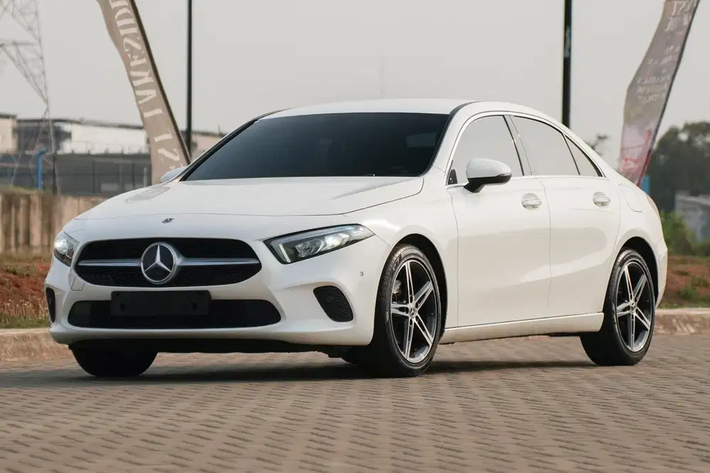 Mercedes Benz A200 1.3 Progressive Line Sedan 2023 White cla200 218i