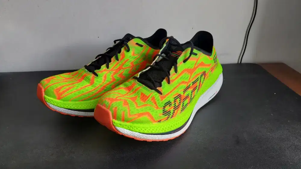 Skechers Go Run Speed Beast size 44 Sepatu Lari Pria
