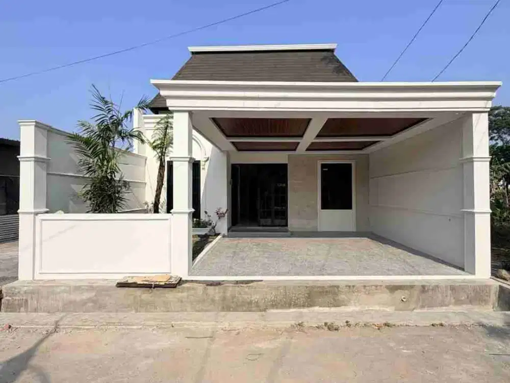 RUMAH MEWAH KLASIK MODERN FURNISHED DENGAN LOKASI STRATEGIS TEPI JALAN ASPAL DI MAGUWOHARJO