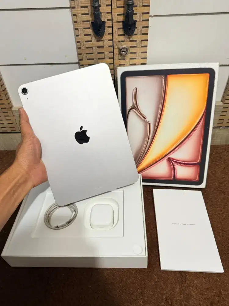 iPad Air M3 11-inch 256 wifi bh 90% mulus lengkap original