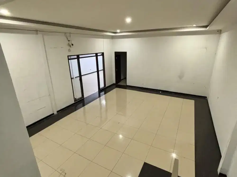 Rumah 4 Kamar Komplek Singgasana Pradana
