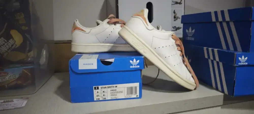 Sepatu Adidas Stan Smith Women
