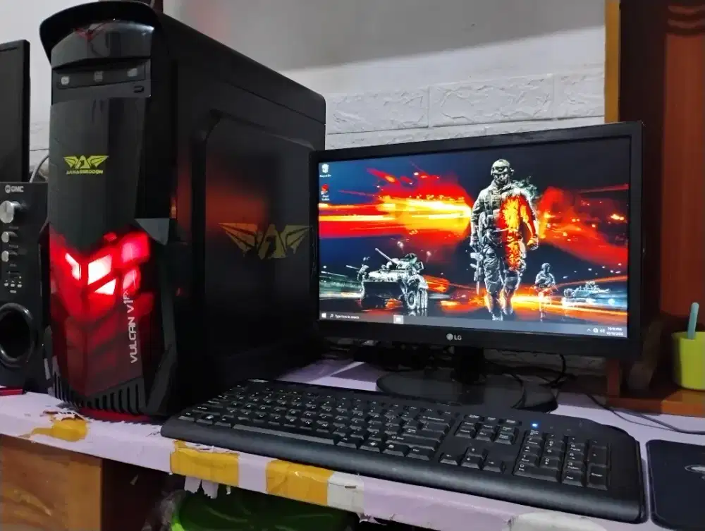 Pc gaming roblox / intel core i7 + ram 8gb + monitor 19inch siap pakai