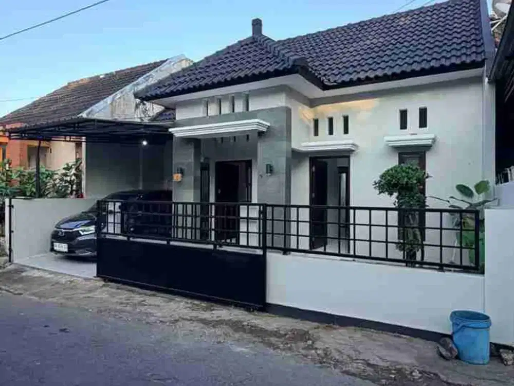 RUMAH CANTIK LIMASAN MODERN LOKASI STRATEGIS TEPI JALAN DI TAJEM MAGUWOHARJO