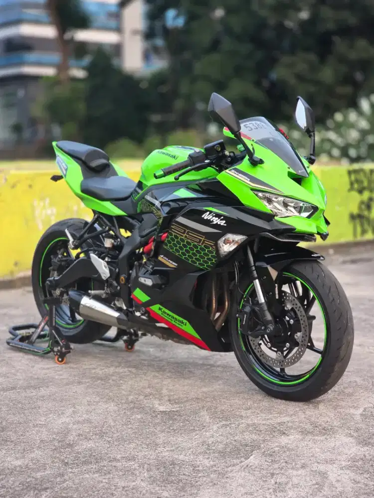 Kawasaki ZX25R ABS KM 800 With CLD