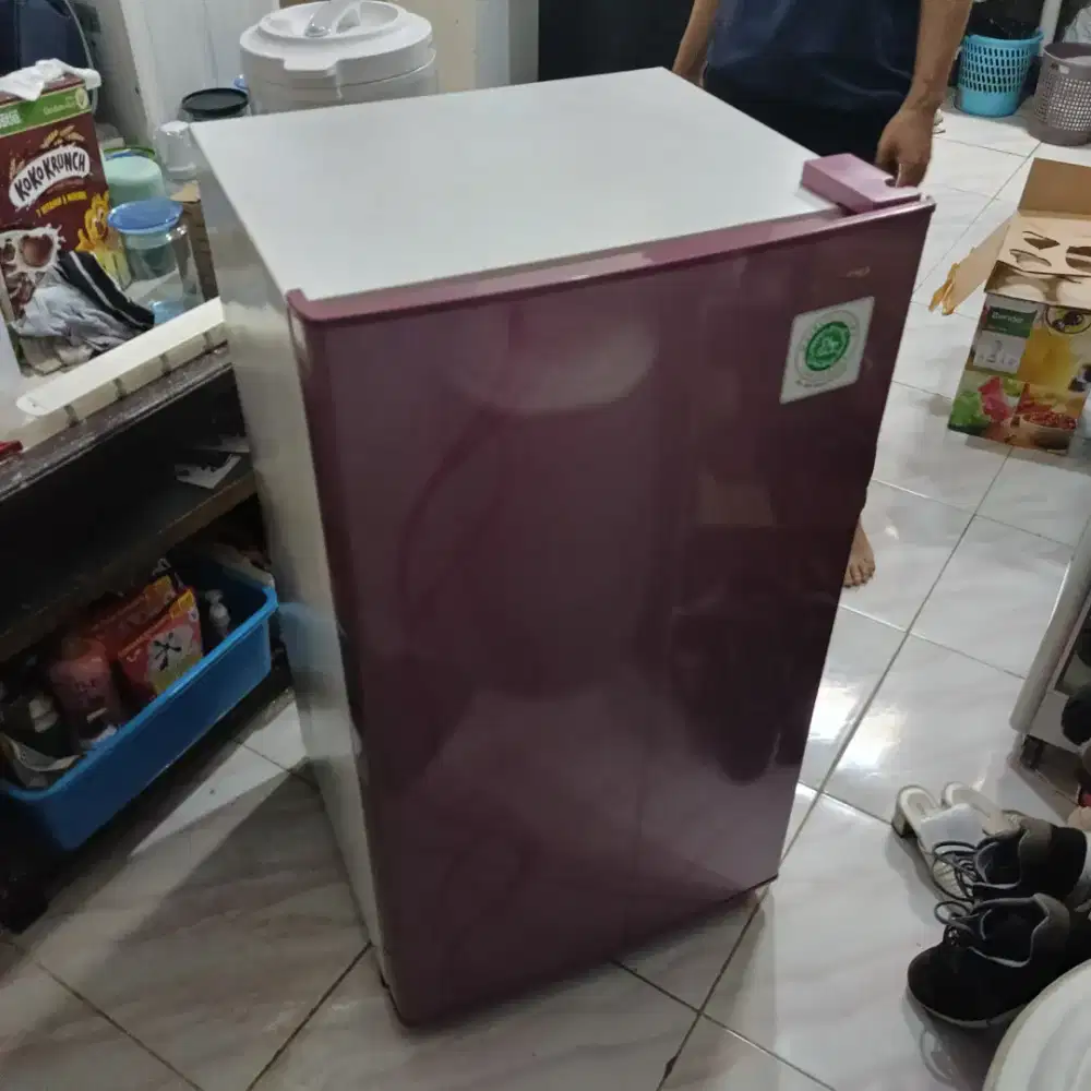 Kulkas 1 pintu bekas pakai dan terawat
