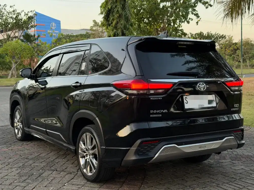 Toyota Innova Zenix Q Hybrid Modellista 2023 Hitam Tanpa PR