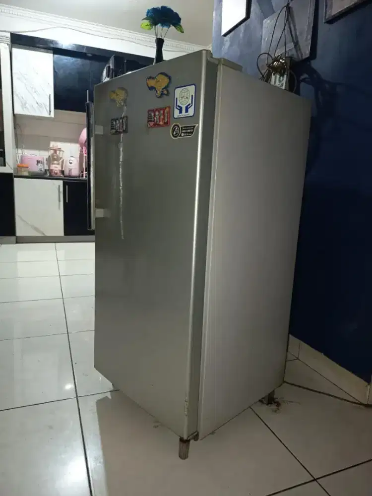 Kulkas Midea 1 Pintu Tipe HS-196L Low Watt 120W Mulus Dingin Normal