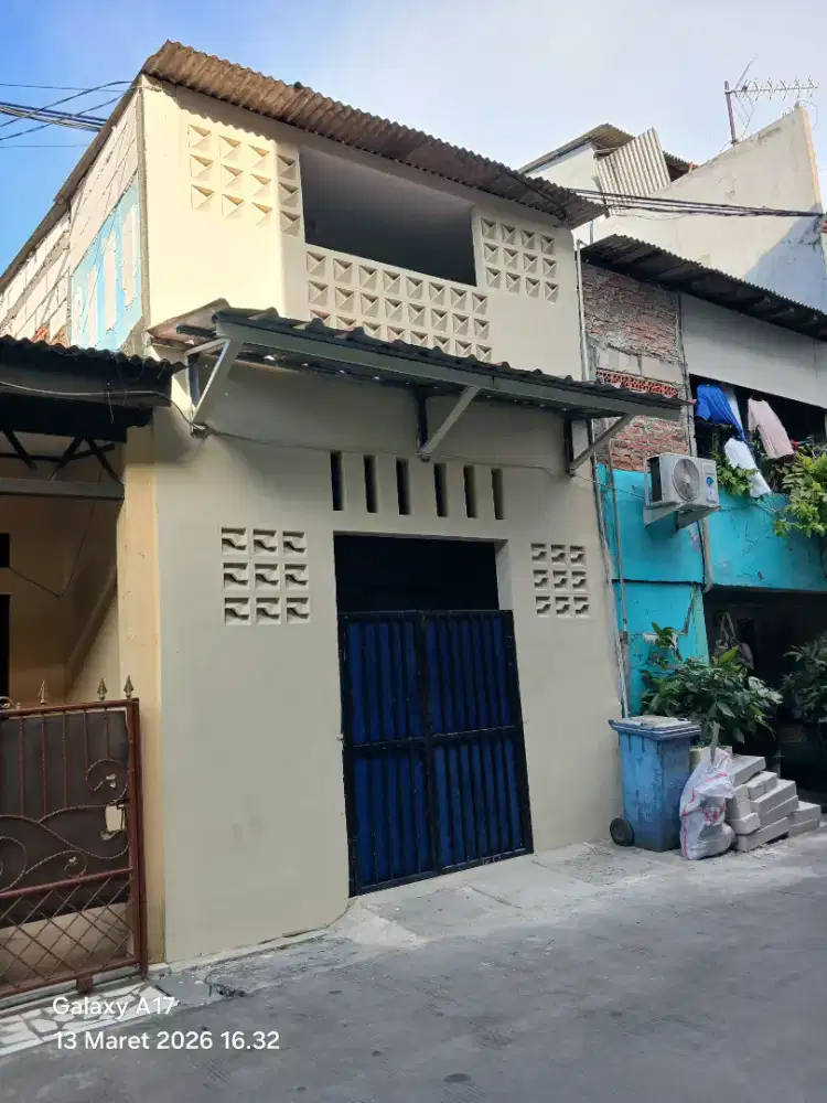 Di jual rumah depan masjid dan sekolahan
