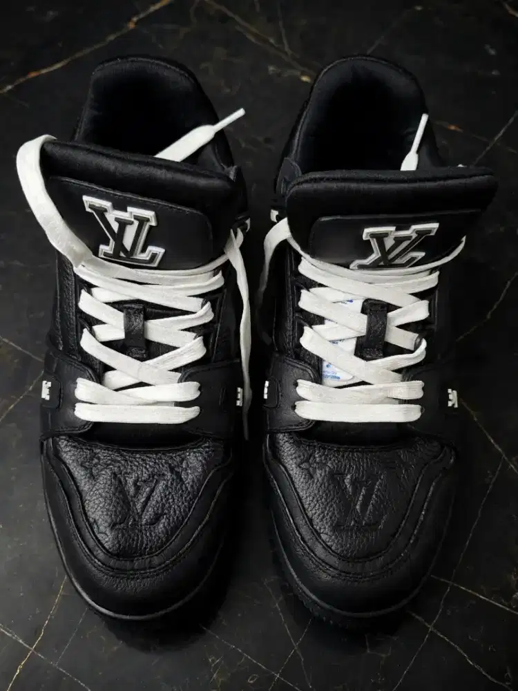 Jual sepatu LV orginal madei Italy Size 42