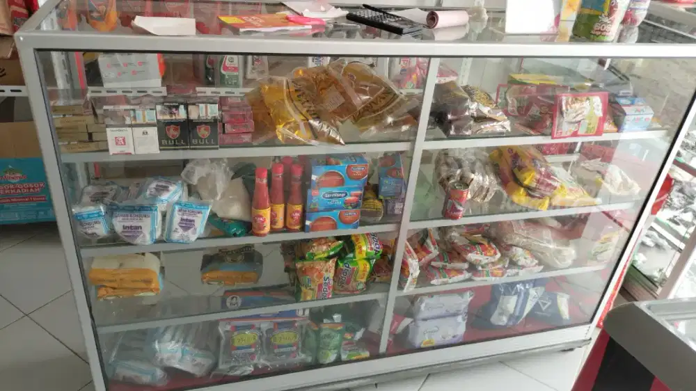 DIJUAL ETALASE DAN RAK