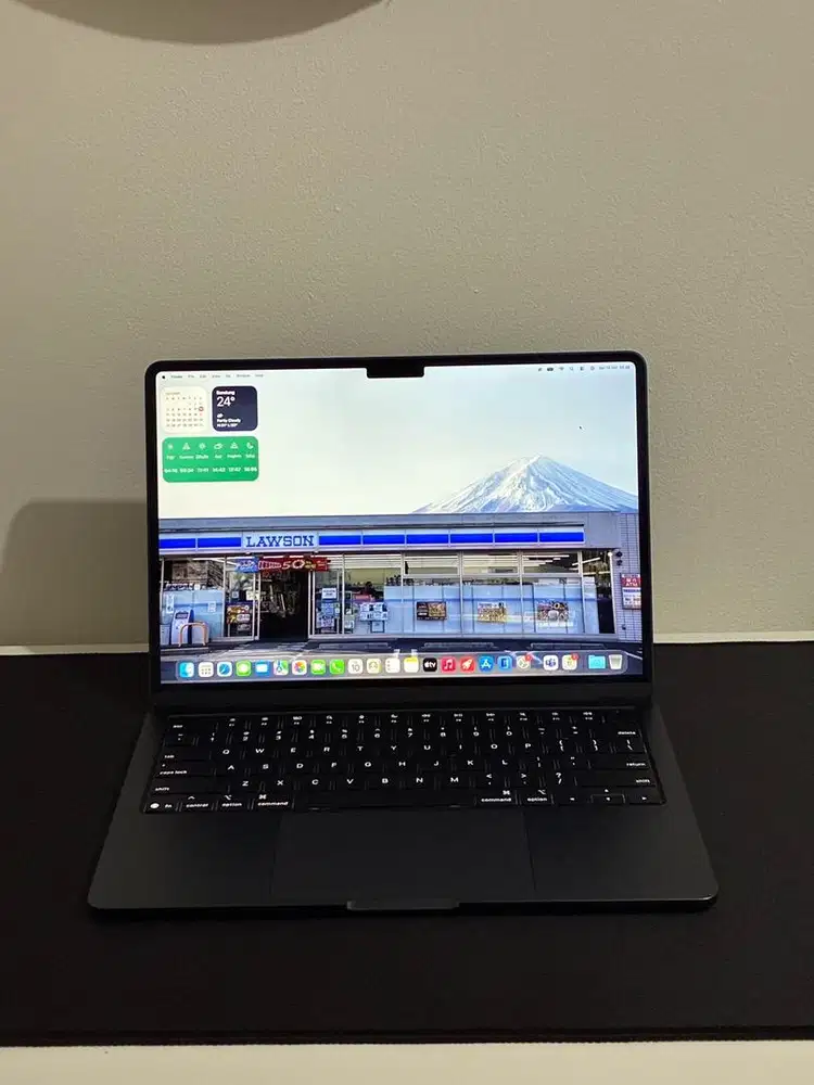 MacBook Air 2025 M4 13 inch 16/256