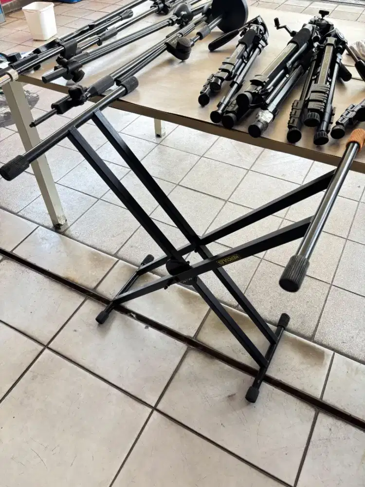 Paket Stand Keyboard Hercules KS120B + Stand Mic Hercules MS631B