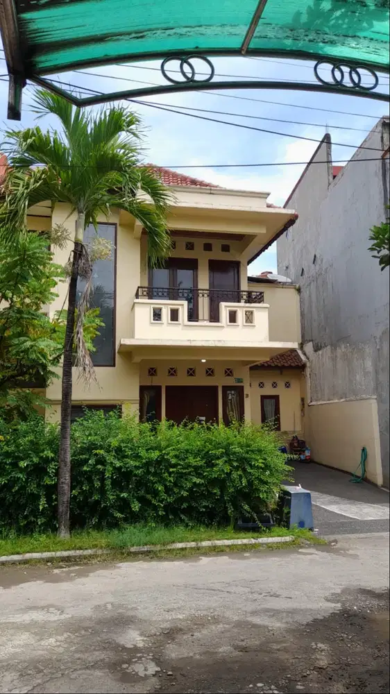 Rumah townhouse Nuansa biru