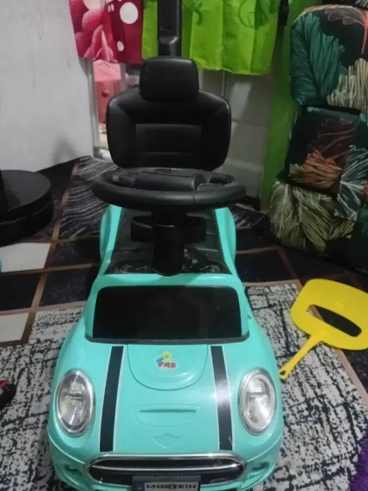 Mainan mobil anak