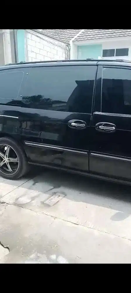 Kia Carnival GS Metik 2001 Harga Terjangkau & Cocok untuk keluarga
