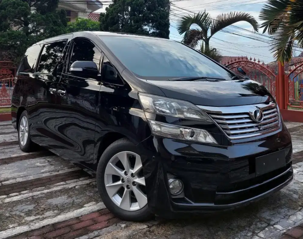 Toyota Vellfire A/T, tahun 2009, warna Hitam