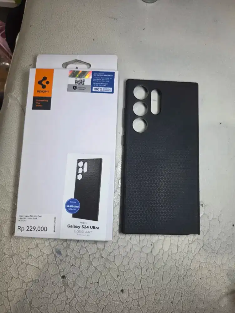 Case s24 ultra original spigen masih bagus expemakaian singkat nett