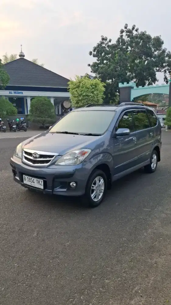 XENIA XI SPORTY M/T 2011
