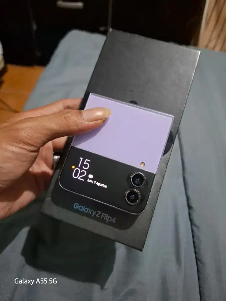 SAMSUNG Z-Flip 4 5G 8/128GB minus layar dalam Lok. PAMULANG - CISEENG