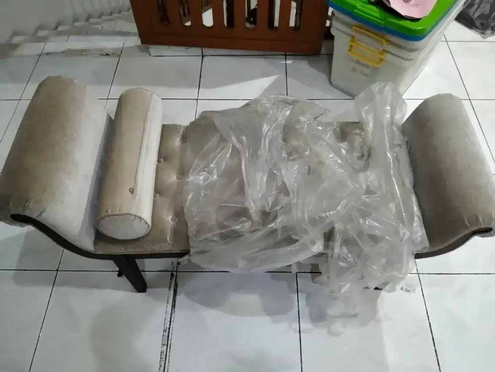 Bangku Sofa / Sofa Bench / Chaise Lounge