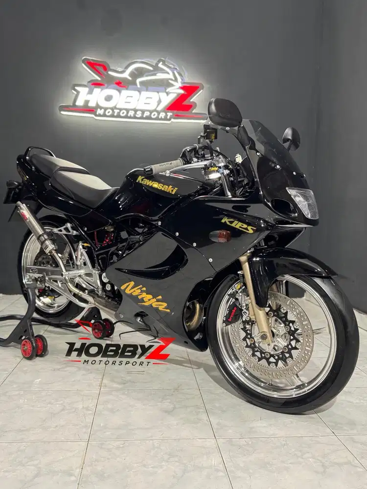 Kawasaki ninja 150RR/zx-150RR black 2011 modif hedon,istimewa