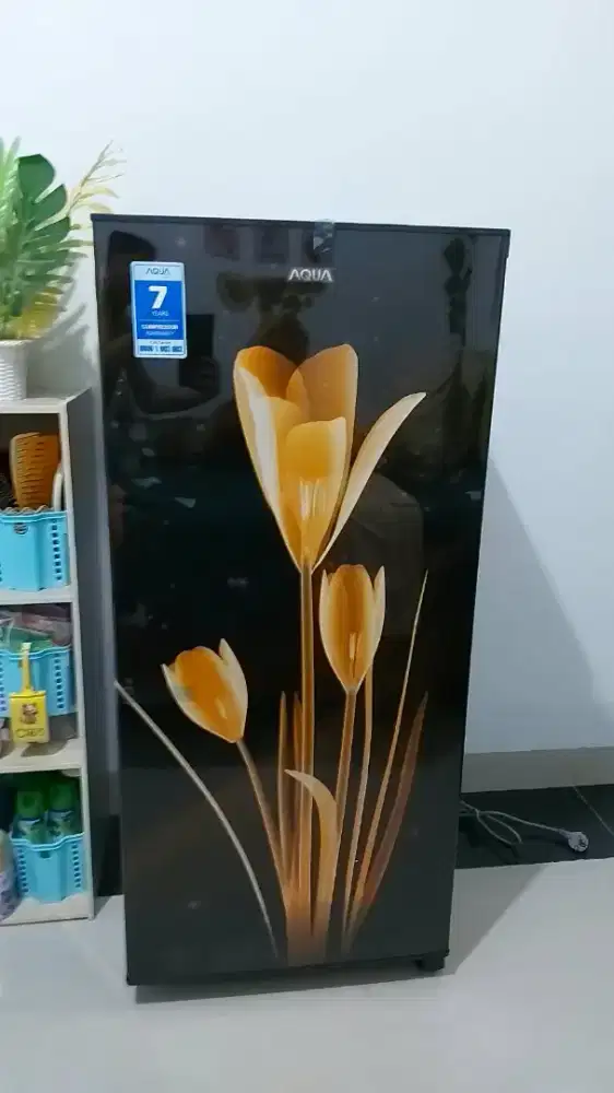Dijual KULKAS AQUA
