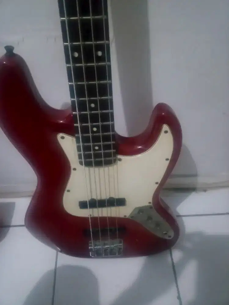Jazz 4 senar merah
Kondisi masih bagus