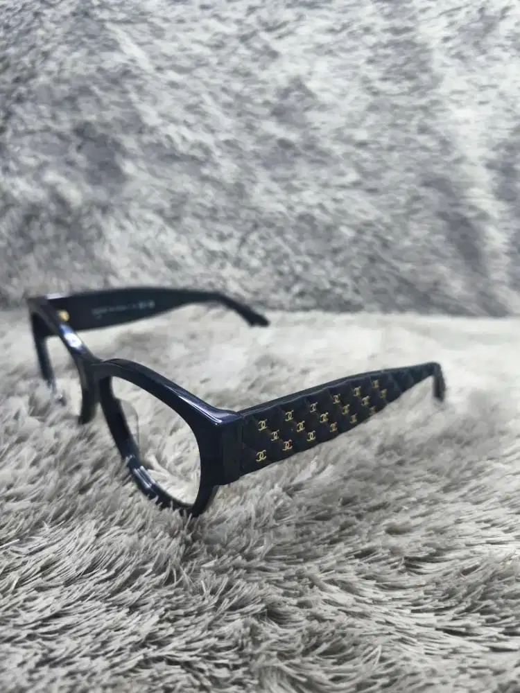 Frame Chanel atuh